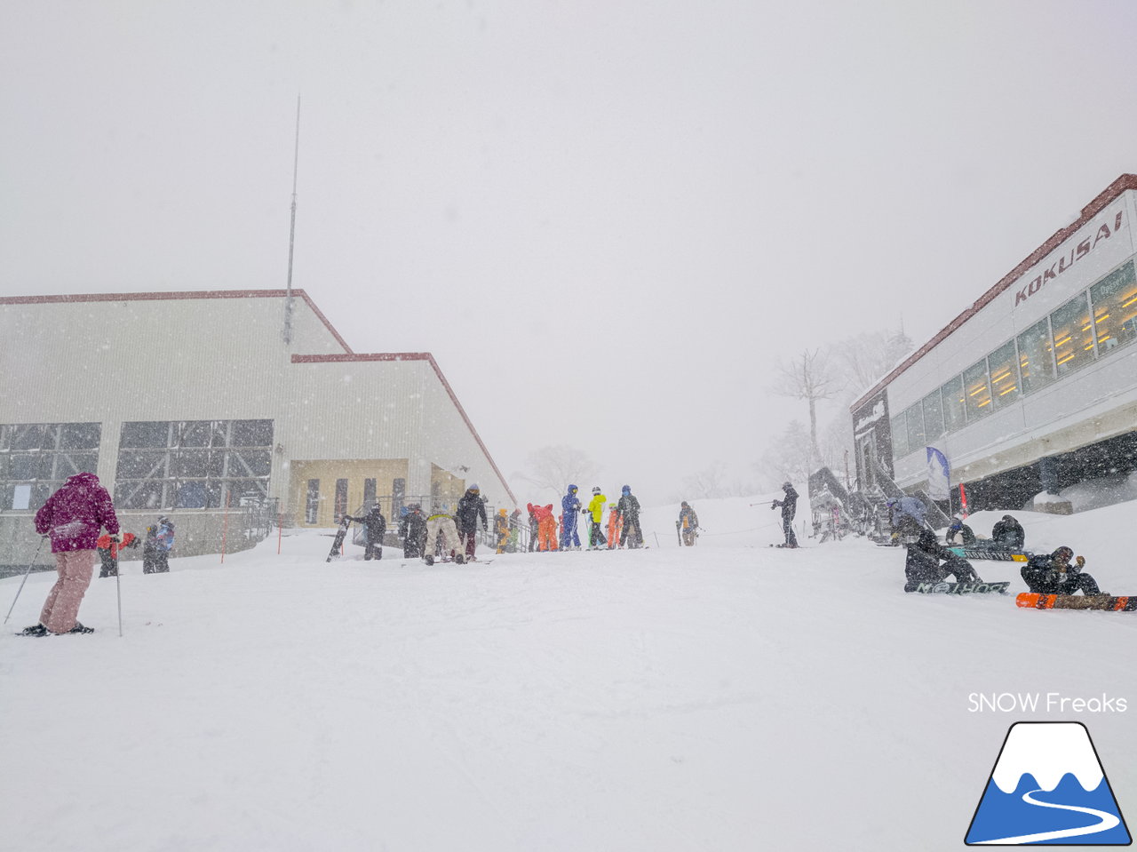 札幌国際スキー場｜待ちに待った天然雪がたっぷり！ふかふかの粉雪と戯れる、贅沢な2021-2022ウィンターシーズン『初滑り』☆